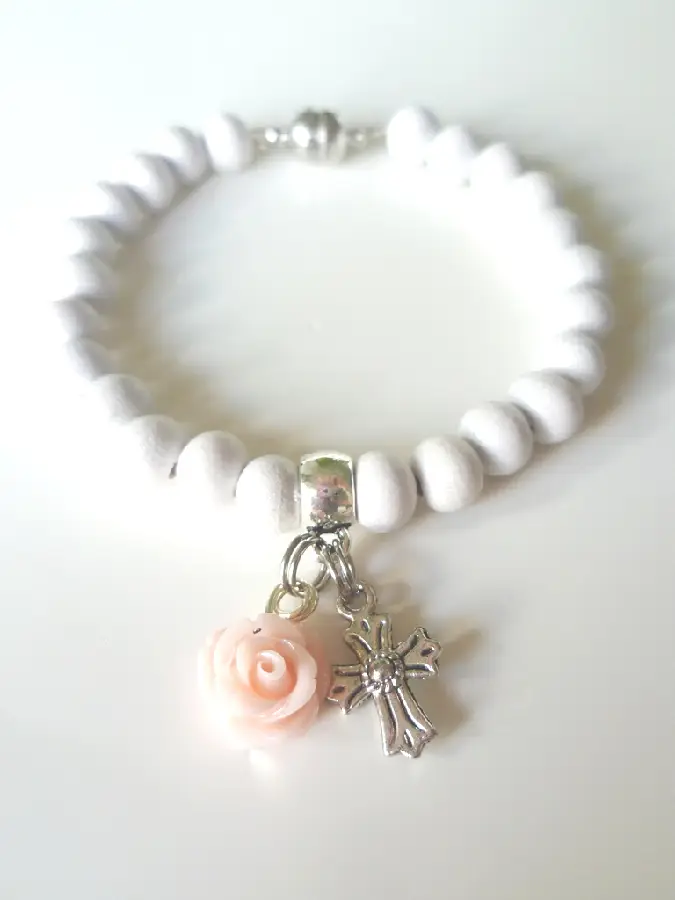 Armband hout roos/kruis l-roze