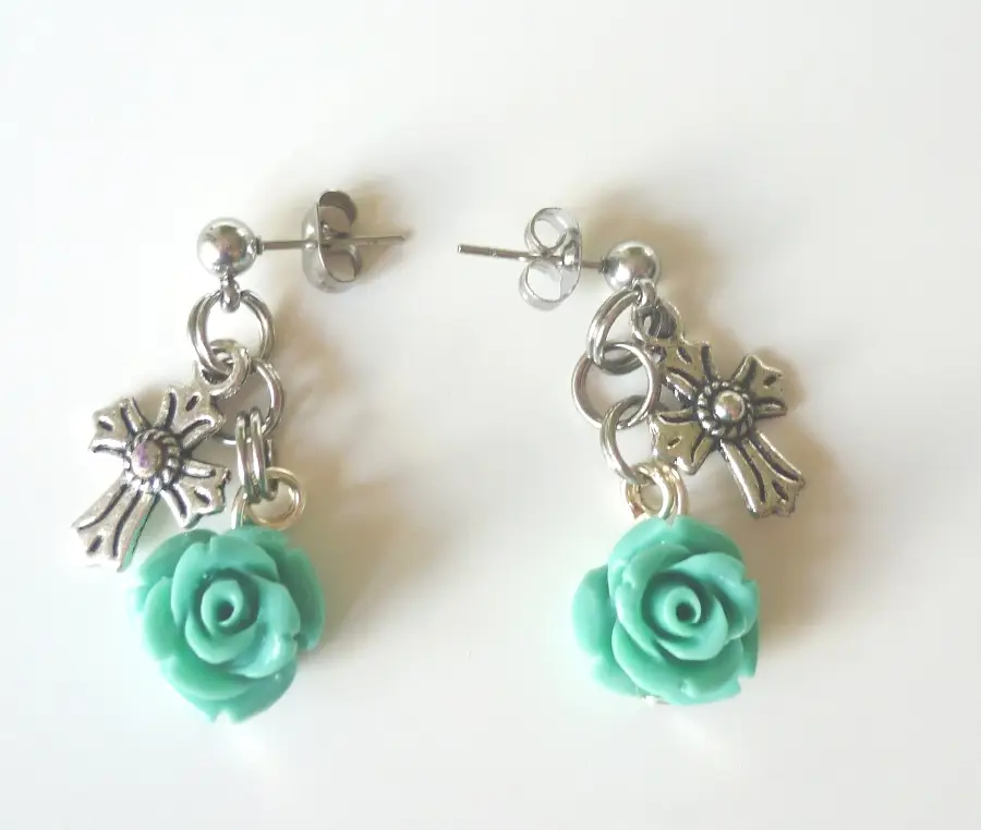 Rvs oorbel roos/kruis turqoise